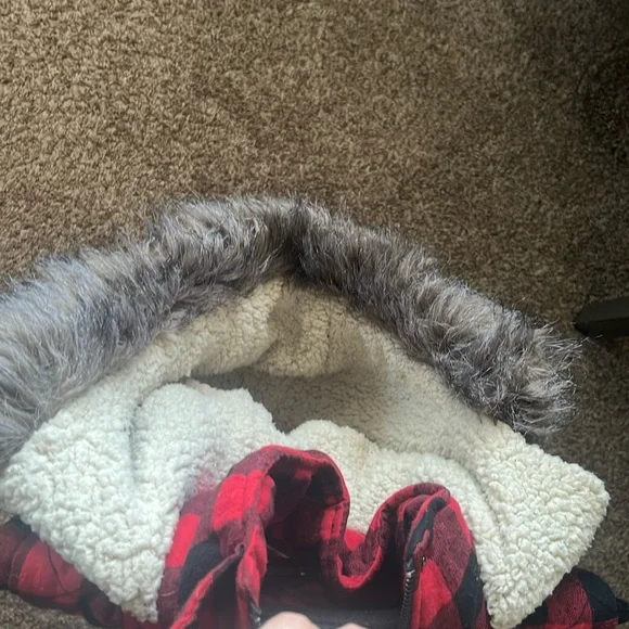 Red plaid vest - Picture 9 of 9